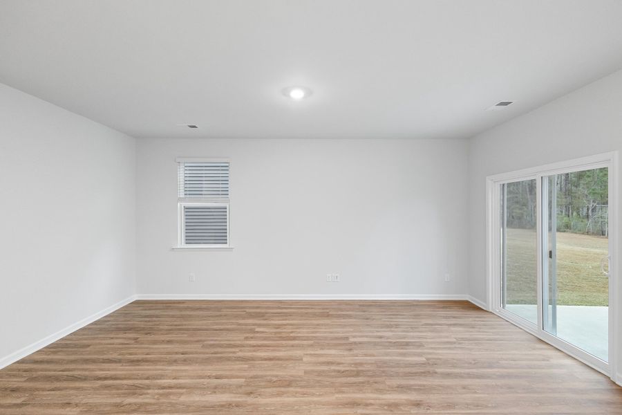 Spacious, unfurnished interior of a new home in The Cove at Mallard Crossing, Summerville (Image 11).