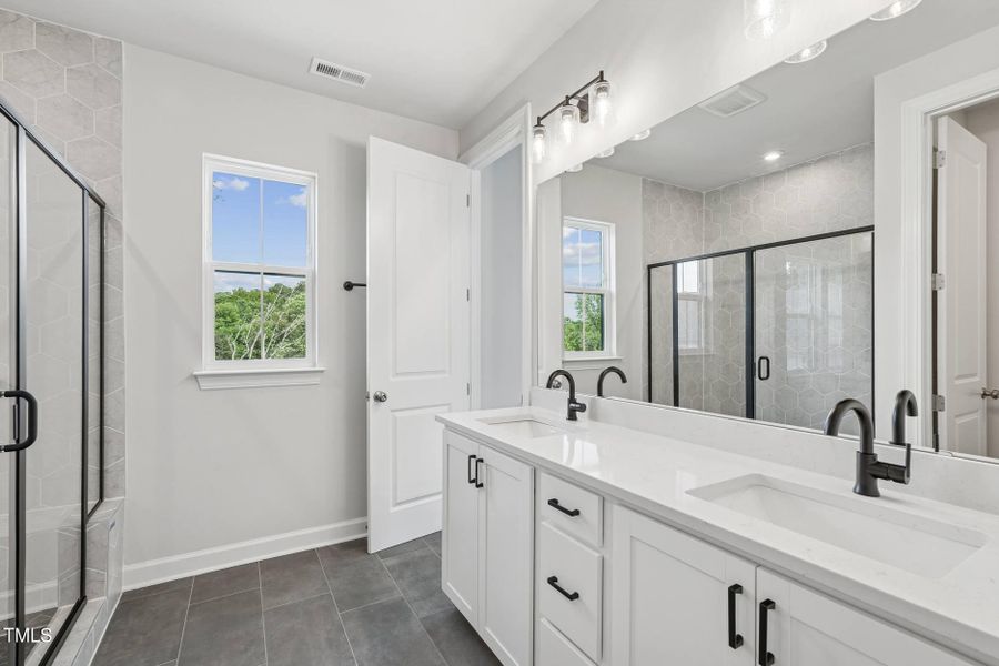 Elm Park 28_Shelby_Primary Bath 1_5.19.2