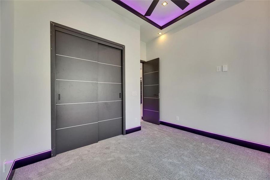 Spacious, unfurnished interior of a new home in , Apollo Beach (Image 21).