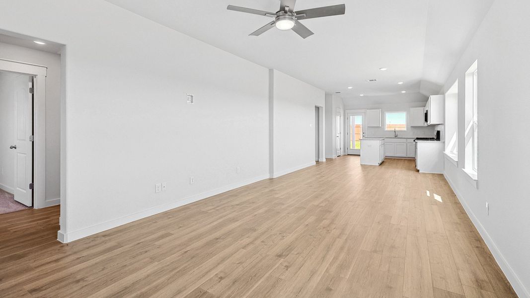 Representative furnished interior of a home built from the Horizon by Brightland Homes in Mostyn Springs, Magnolia (Image 4).