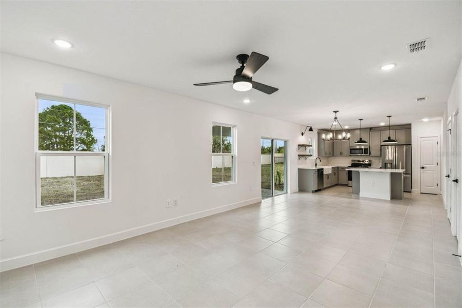 Spacious, unfurnished interior of a new home in Aspire at Canter Creek, Davenport (Image 15).