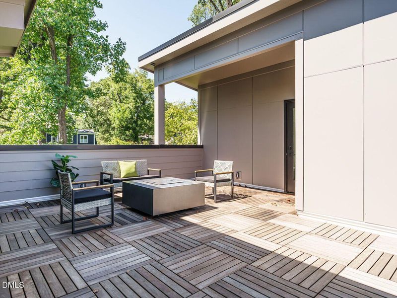 031-1280x960-rooftop-veranda