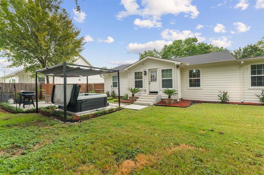 Front exterior of a new home in , Pilot Point, TX, highlighting curb appeal (Image 18). Front exterior of a new home in , Pilot Point, TX, highlighting curb appeal (Image 18).