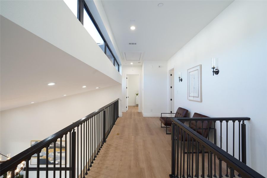 Spacious, unfurnished interior of a new home in , Bellaire (Image 22).