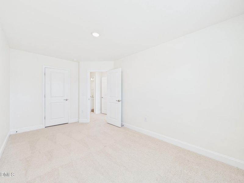 CAM01608G0-PR0114-STILL034