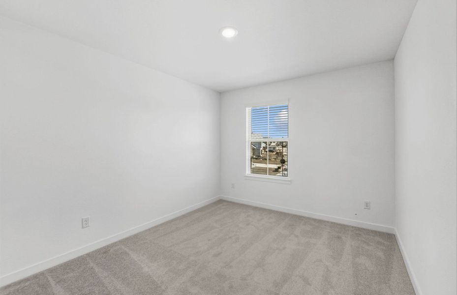 Spacious, unfurnished interior of a new home in Santa Rita Ranch, Liberty Hill (Image 16).