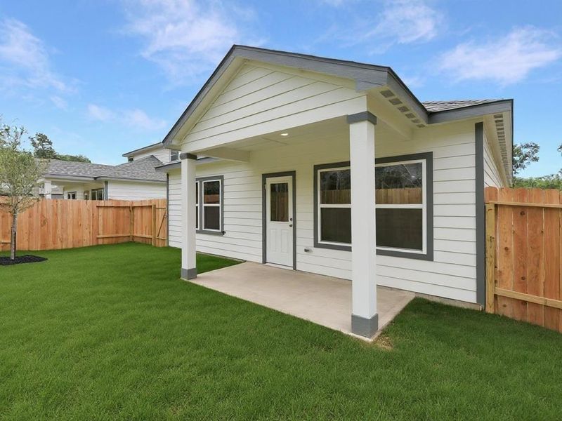 Exterior details and patio area of a home in Caney Creek Place, Conroe (Image 19). Exterior details and patio area of a home in Caney Creek Place, Conroe (Image 19).