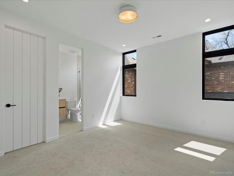 Spacious, unfurnished interior of a new home in , Denver (Image 23).