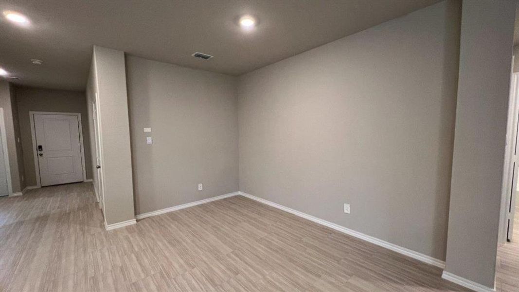 Spacious, unfurnished interior of a new home in Rosewood at Beltmill, Fort Worth (Image 18).
