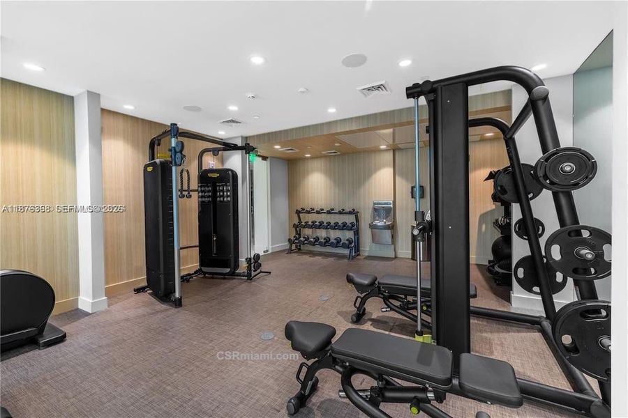 Community amenities in , Sunny Isles Beach (Image 39).