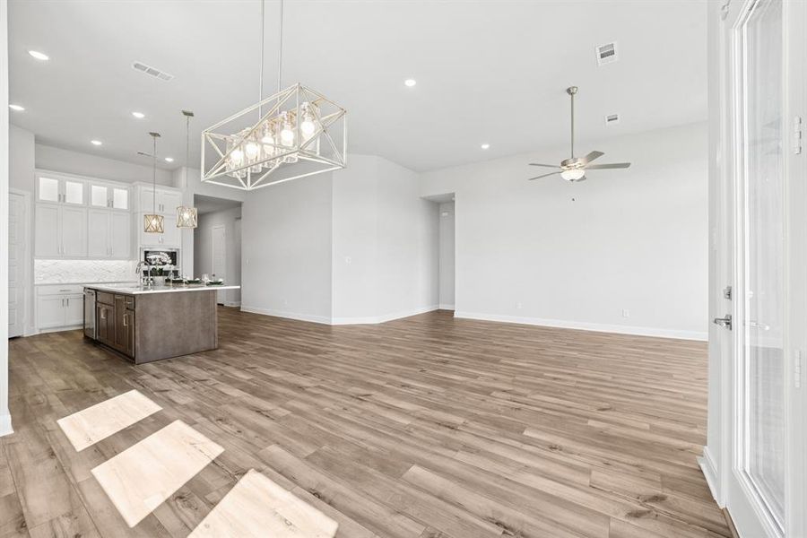 Spacious, unfurnished interior of a new home in Sandbrock Ranch, Aubrey (Image 23). Spacious, unfurnished interior of a new home in Sandbrock Ranch, Aubrey (Image 23).