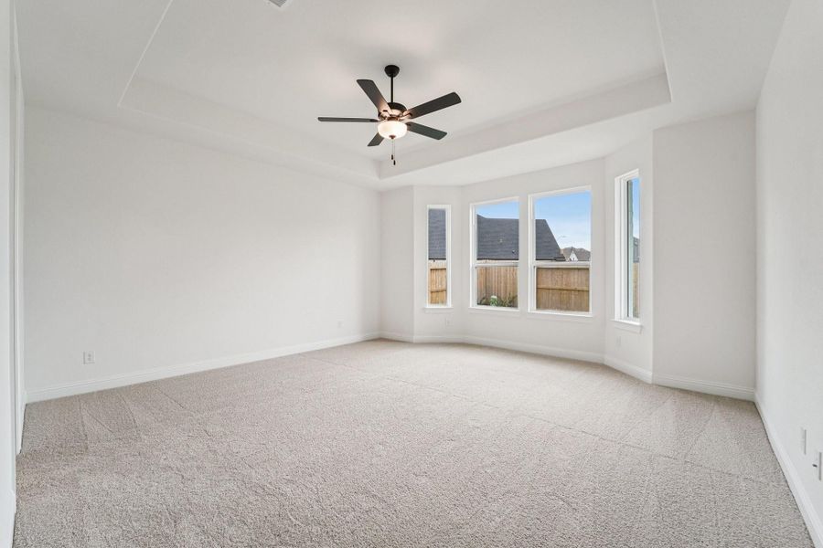 Spacious, unfurnished interior of a new home in Sienna 65', Missouri City (Image 40).