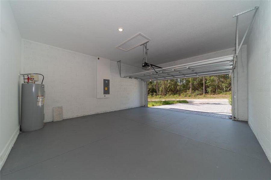 Spacious, unfurnished interior of a new home in , Dunnellon (Image 35). Spacious, unfurnished interior of a new home in , Dunnellon (Image 35).