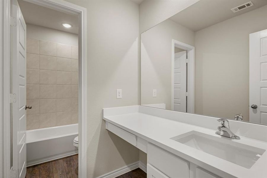 Furnished interior view inside a new home in Rocky Creek Crossing, Fort Worth (Image 8). Furnished interior view inside a new home in Rocky Creek Crossing, Fort Worth (Image 8).