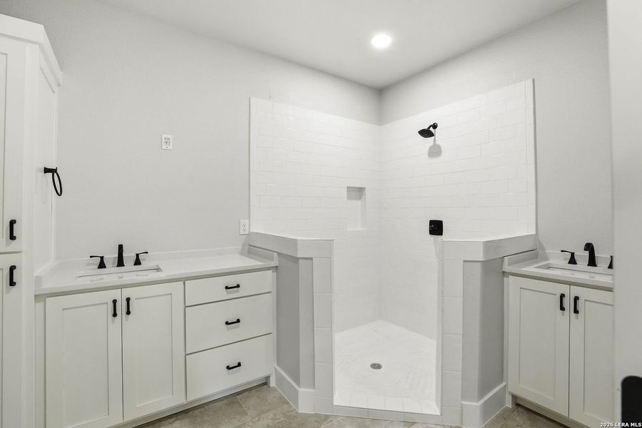 Furnished interior view inside a new home in , Canyon Lake (Image 6).