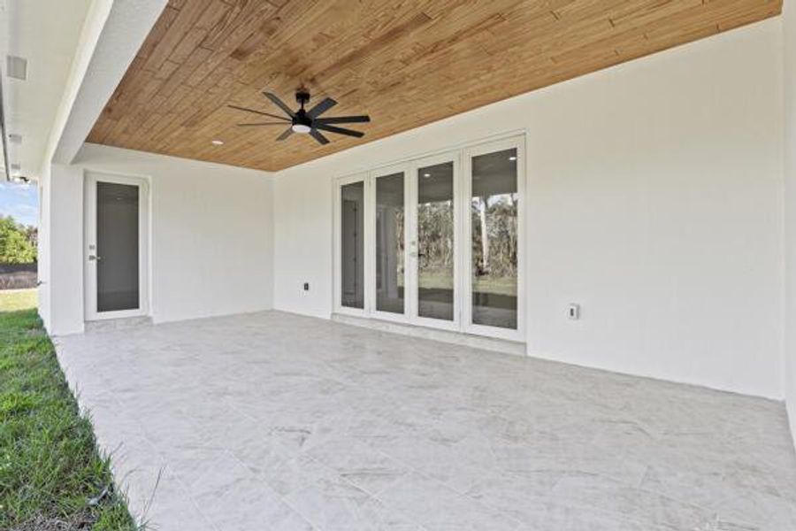 Exterior details and patio area of a home in , Loxahatchee (Image 29).
