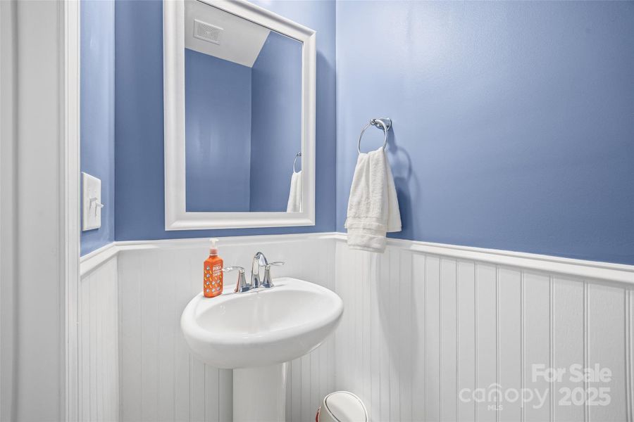 Image 36 of a home in .