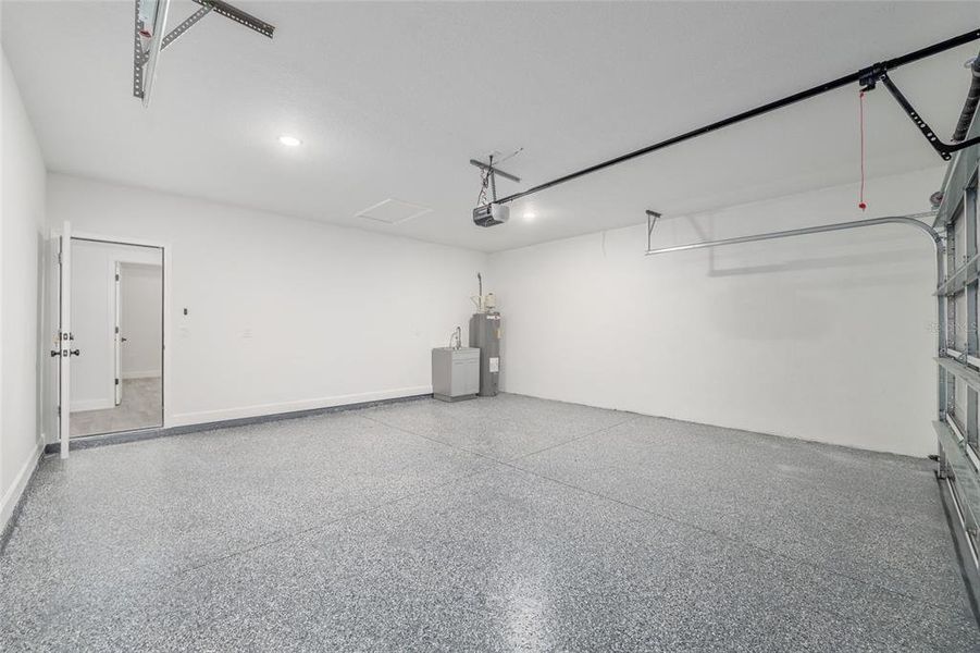 Spacious, unfurnished interior of a new home in , Ocala (Image 53).