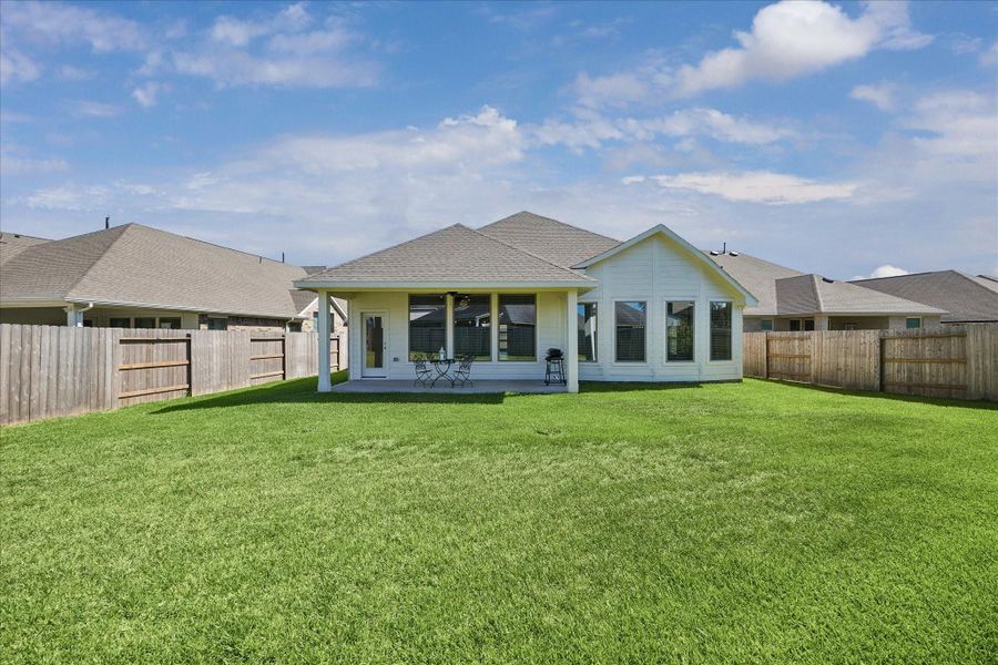 Do not miss this house! It is near to shopping, restaurants, and high quality medical care. Call and schedule a showing today. Your family and friends will love this backyard, and the house will fit everyone's wish list!