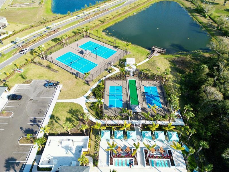 Community amenities in , Parrish (Image 27).