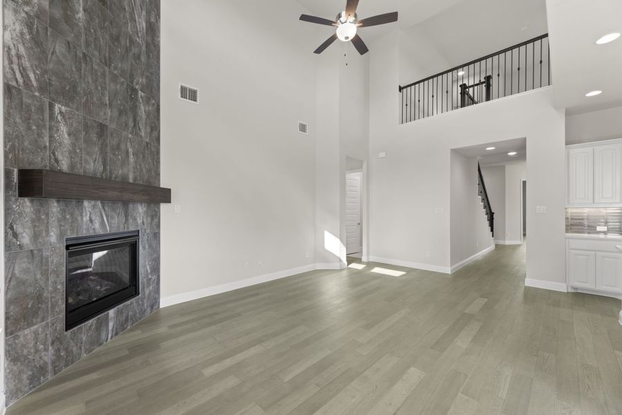 Spacious, unfurnished interior of a new home in River Ranch, Van Alstyne (Image 22).