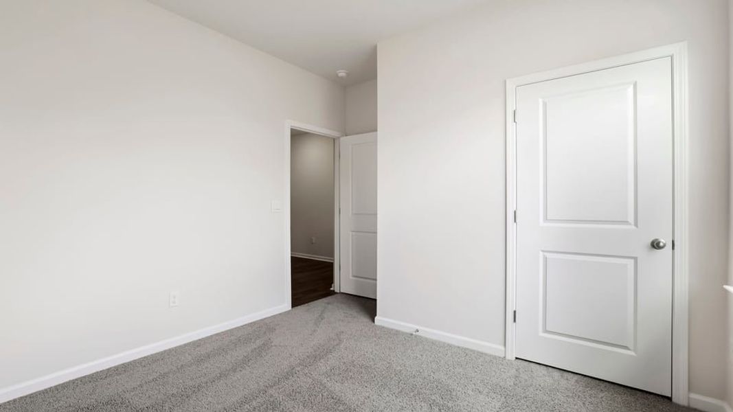 Spacious, unfurnished interior of a new home in Hunters Ridge, Woodruff (Image 18).