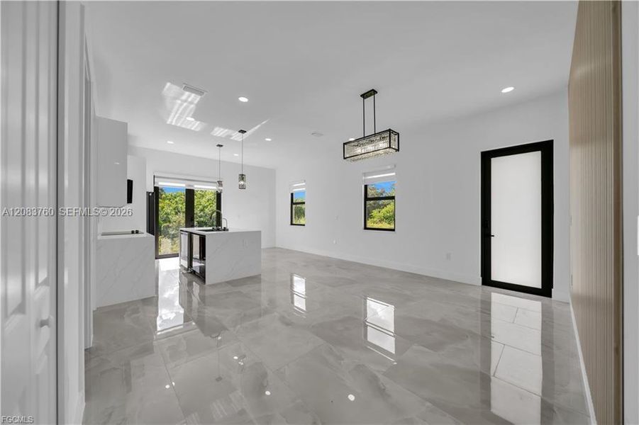 Spacious, unfurnished interior of a new home in , Lehigh Acres (Image 14).