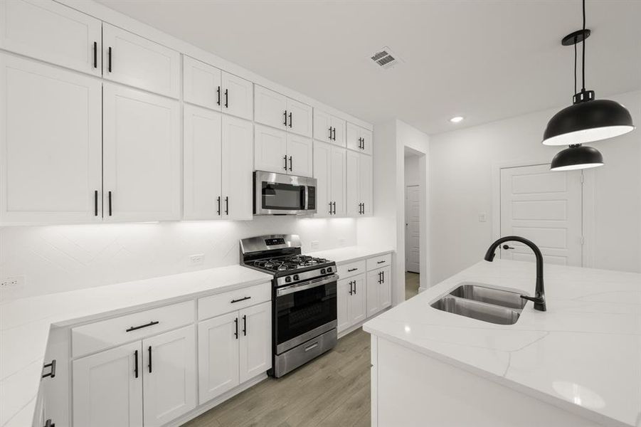 1015 Abigail- Kitchen-4