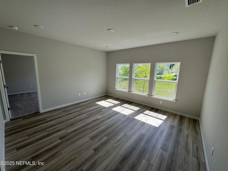Spacious, unfurnished interior of a new home in Oak Creek Preserve, Jacksonville (Image 16). Spacious, unfurnished interior of a new home in Oak Creek Preserve, Jacksonville (Image 16).