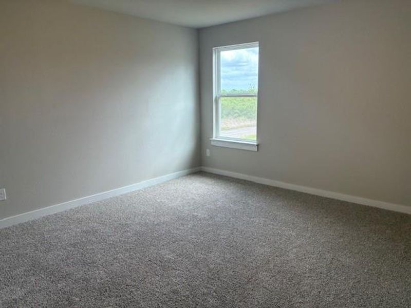 Spacious, unfurnished interior of a new home in Spring Creek, Taylor (Image 7).