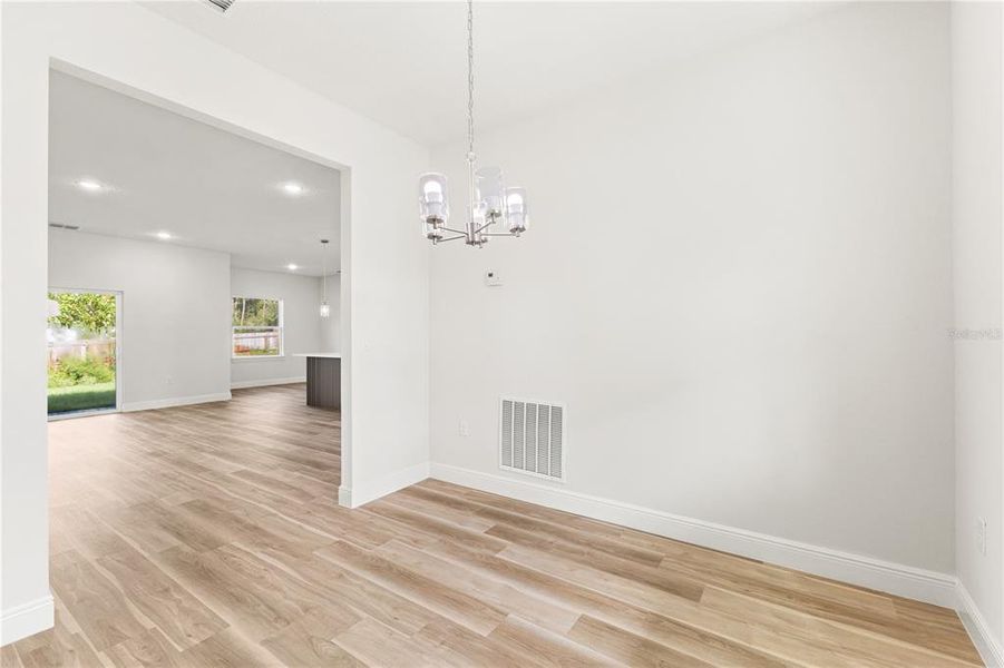 Spacious, unfurnished interior of a new home in , Ocala (Image 25).