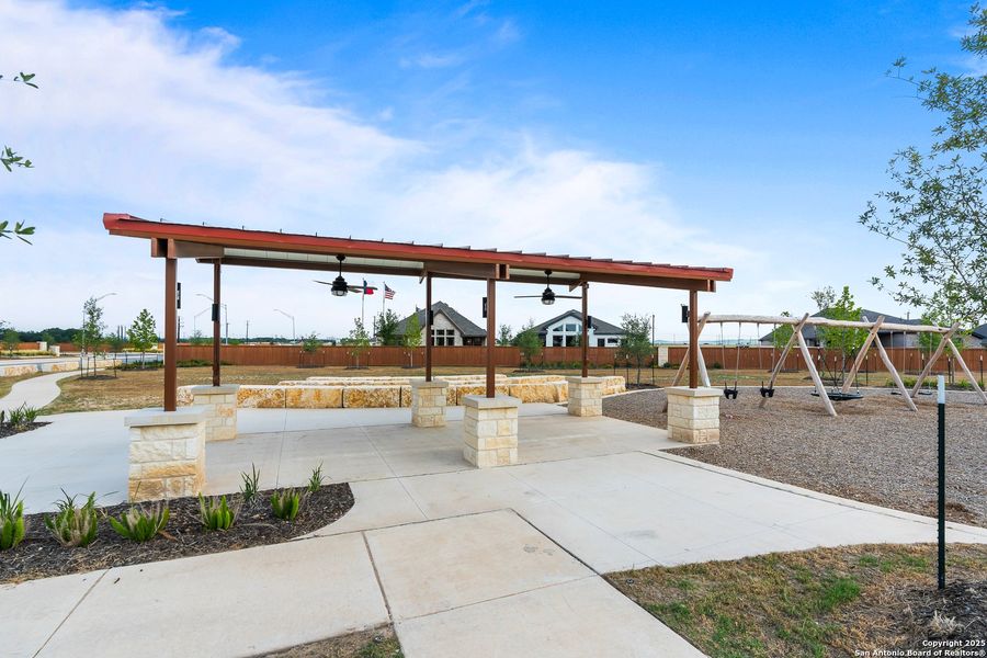 Community amenities in Alsatian Oaks, Castroville (Image 14).