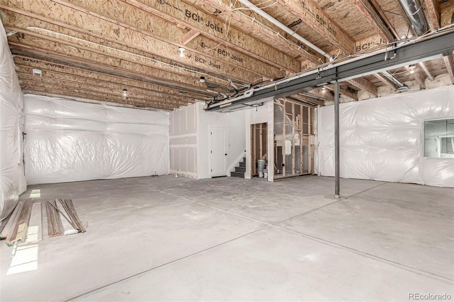 Spacious, unfurnished interior of a new home in West Grange, Longmont (Image 19).