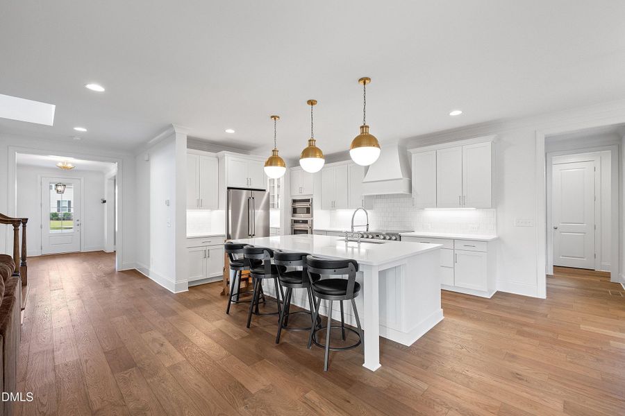 22-807 Crimson_7208 22-807 Crimson_7208