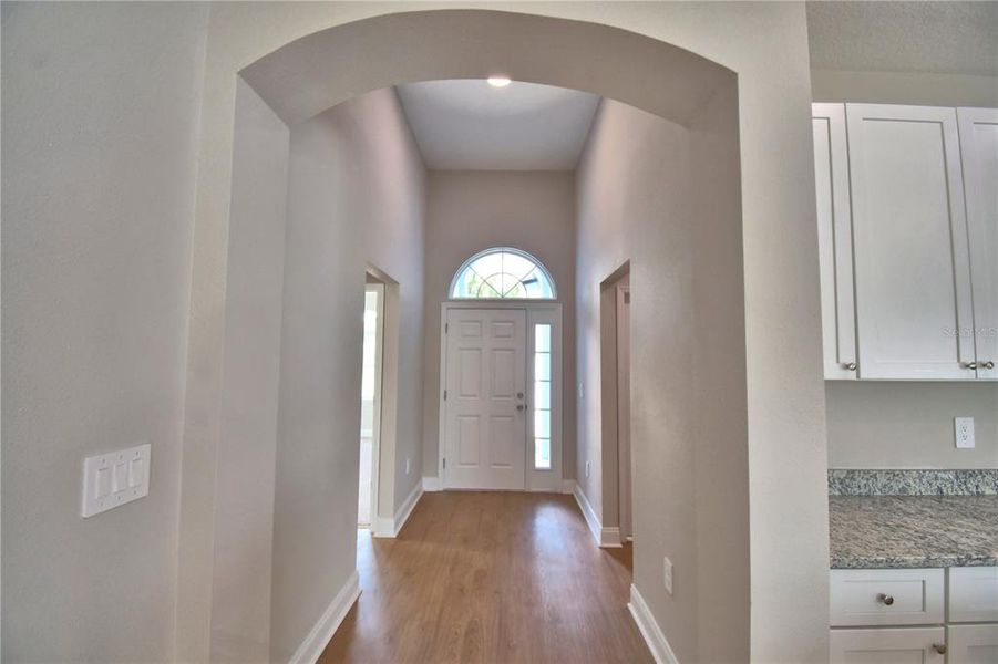 Spacious, unfurnished interior of a new home in , Winter Haven (Image 14).