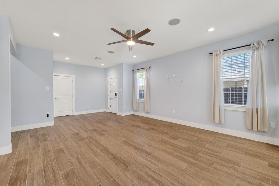 Spacious, unfurnished interior of a new home in , Houston (Image 32).