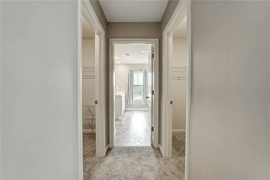 Spacious, unfurnished interior of a new home in Thompson Ridge, Dallas (Image 64). Spacious, unfurnished interior of a new home in Thompson Ridge, Dallas (Image 64).