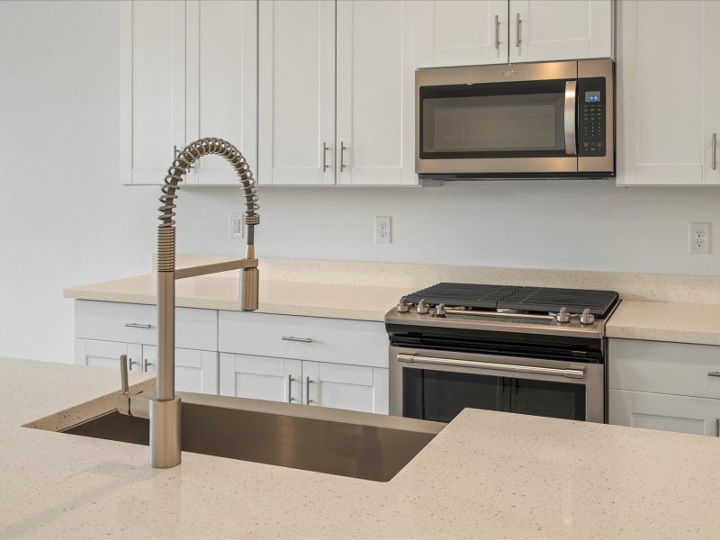 Onyx Virtually Staged Kitchen