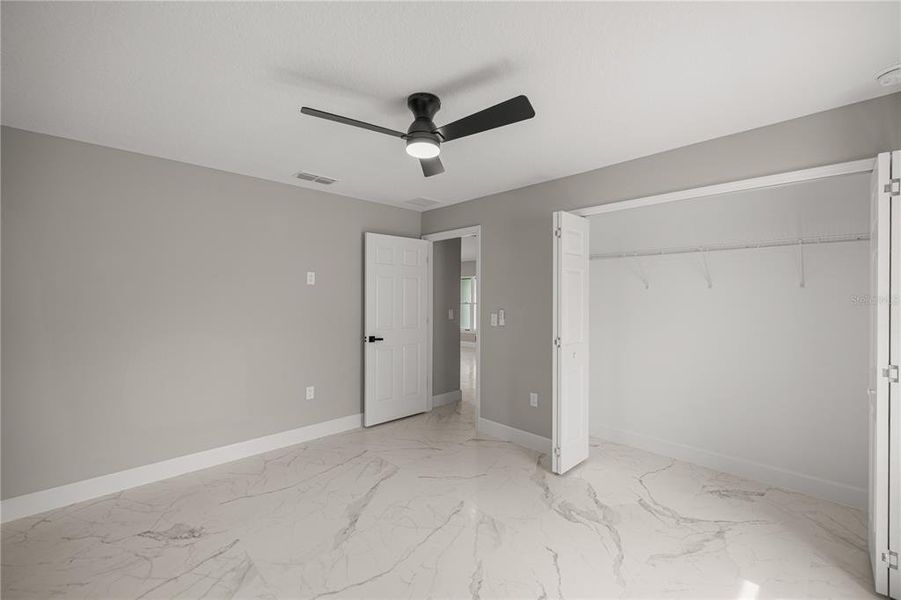 Spacious, unfurnished interior of a new home in , Ocala (Image 13).