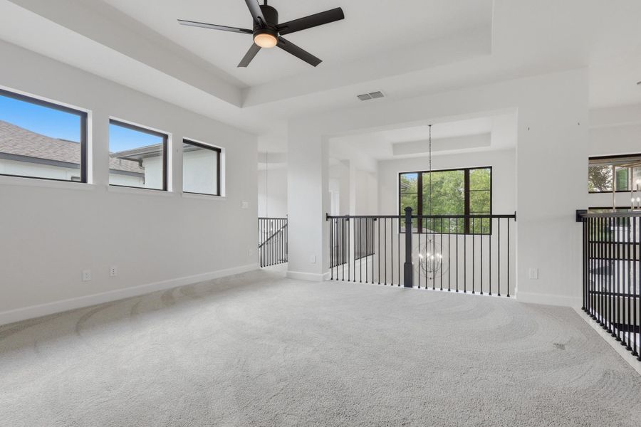 Spacious, unfurnished interior of a new home in Sienna, Missouri City (Image 21).