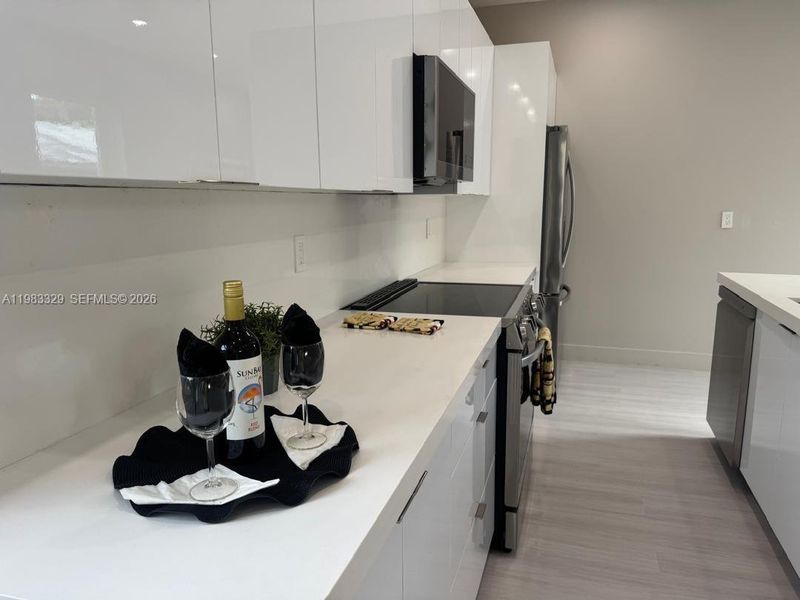 Furnished interior view inside a new home in , Fort Lauderdale (Image 9).