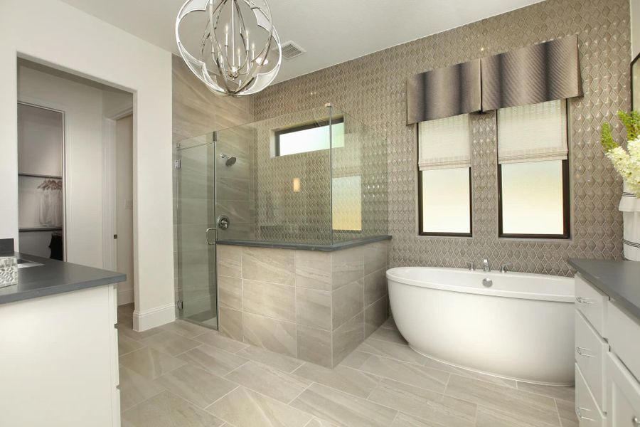 The Lauren II Primary Bath