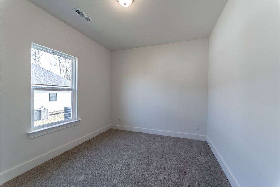 Spacious, unfurnished interior of a new home in Brush Creek, Fairview (Image 22).