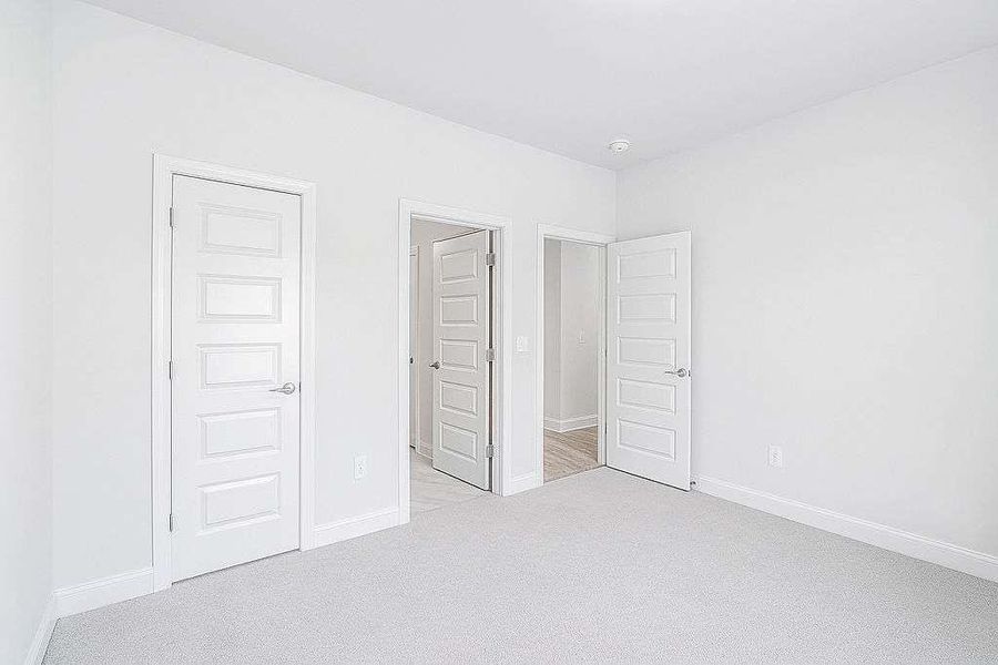 Spacious, unfurnished interior of a new home in Waters Edge, Mansfield (Image 21).
