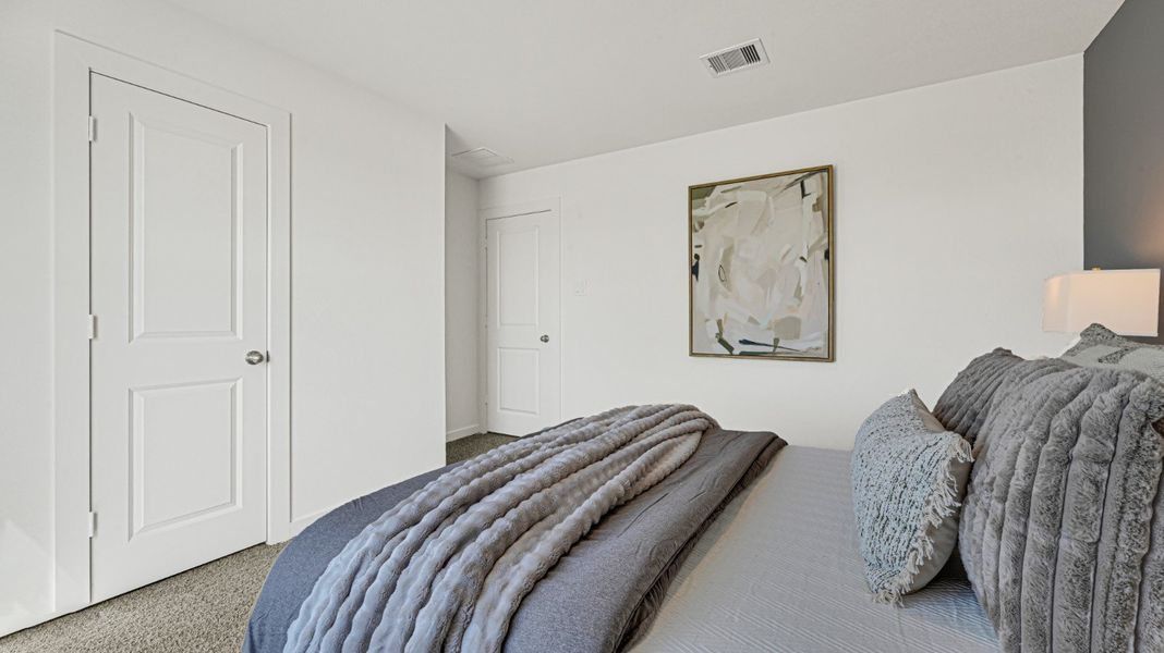 Furnished interior view inside a new home in Evergreen, Rosenberg (Image 16). Furnished interior view inside a new home in Evergreen, Rosenberg (Image 16).