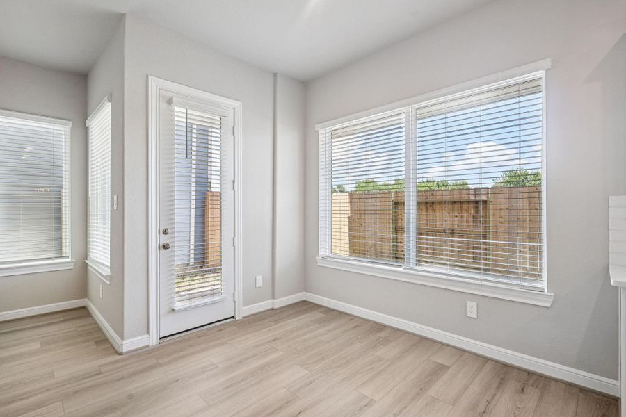 Spacious, unfurnished interior of a new home in Kemah Crossing - Luxe Series, Kemah (Image 36).