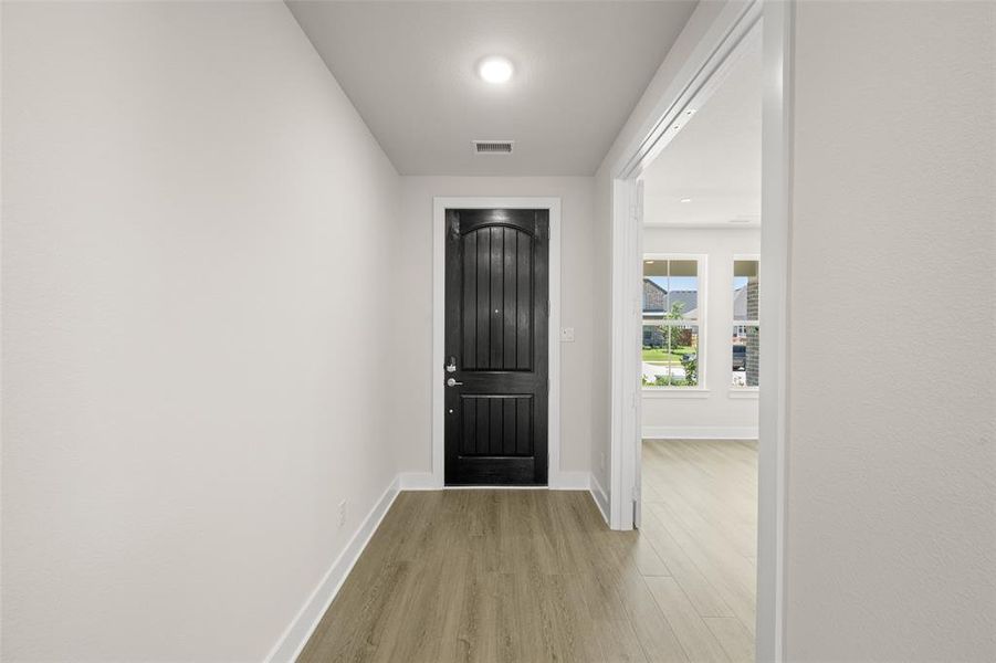 2220 Oak Branch- Entry