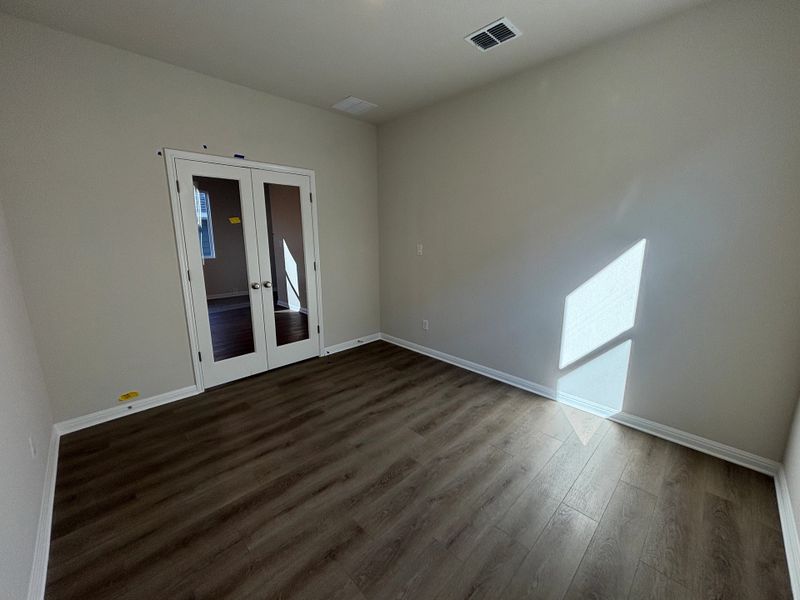 Spacious, unfurnished interior of a new home in Cannon Ranch 40s, Dripping Springs (Image 27).
