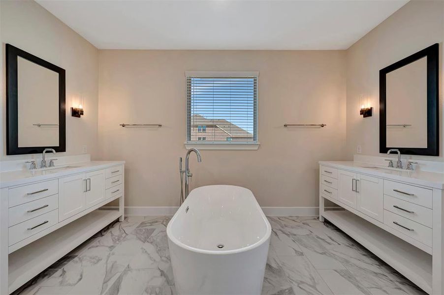 Furnished interior view inside a new home in Timberbrook, Justin (Image 11).