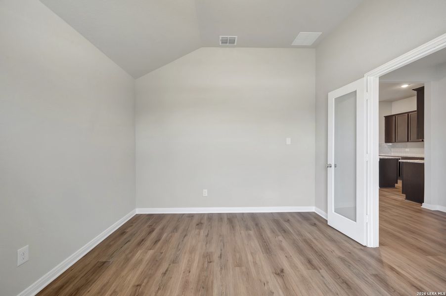 Spacious, unfurnished interior of a new home in Paloma Park, Converse (Image 39).